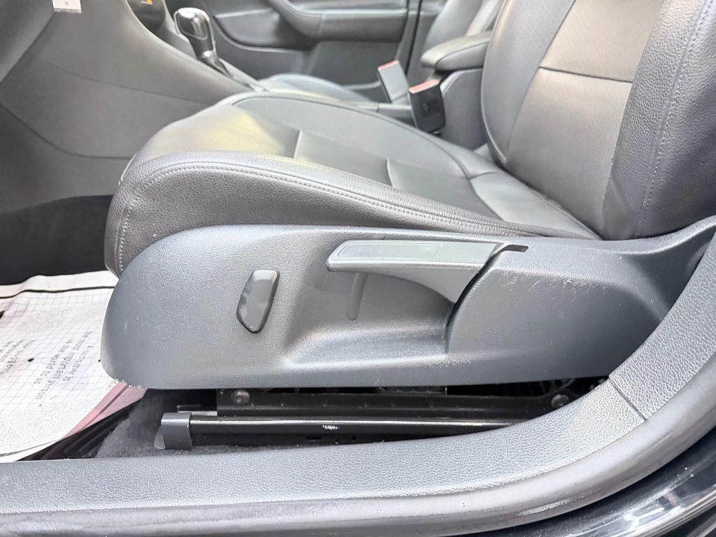 used 2013 Volkswagen Jetta SportWagen car, priced at $10,900