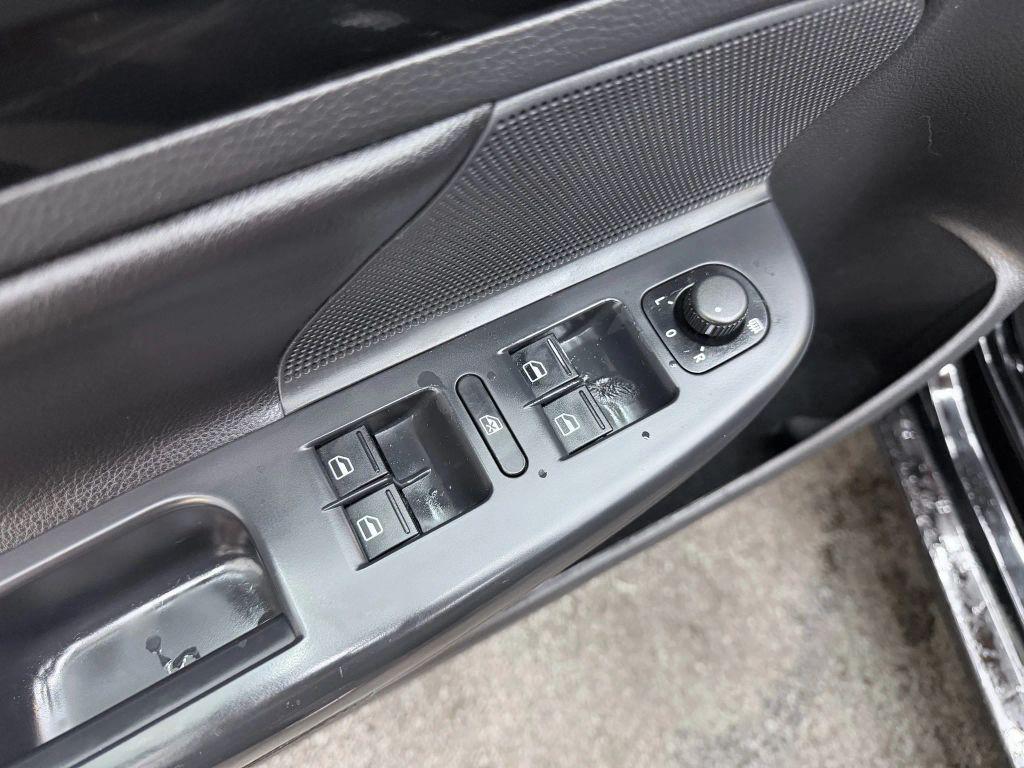 used 2013 Volkswagen Jetta SportWagen car, priced at $10,900