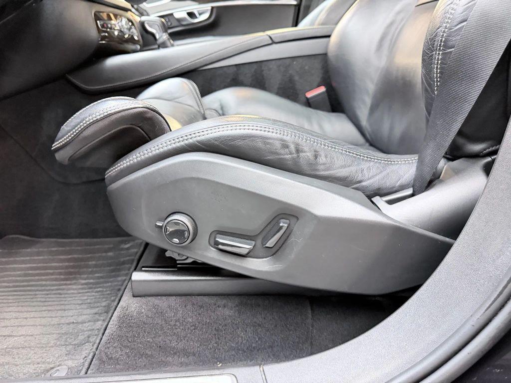 used 2018 Volvo XC90 car, priced at $16,900