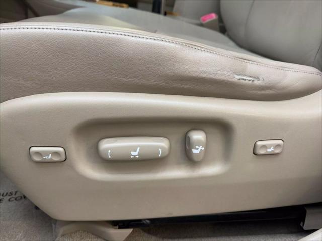 used 2008 Toyota Highlander Hybrid car, priced at $9,900