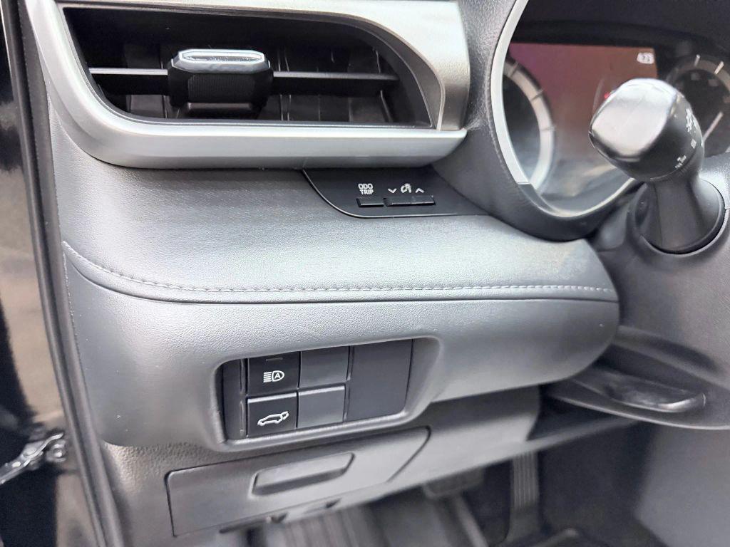 used 2020 Toyota Highlander car, priced at $23,500