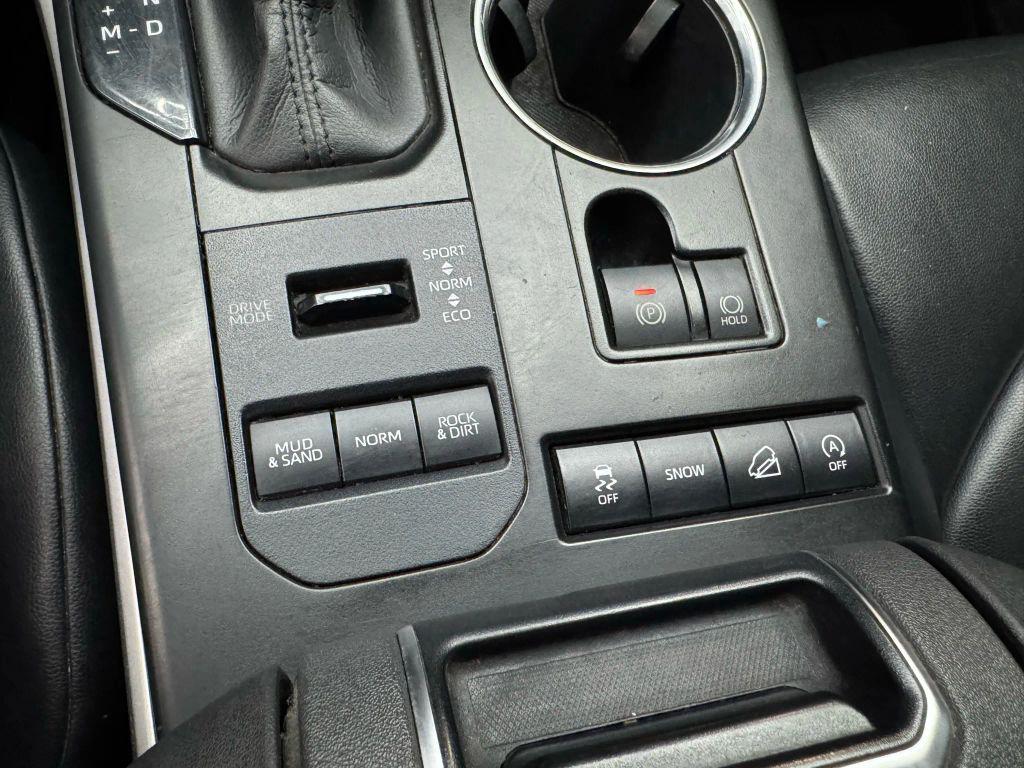 used 2020 Toyota Highlander car, priced at $24,900