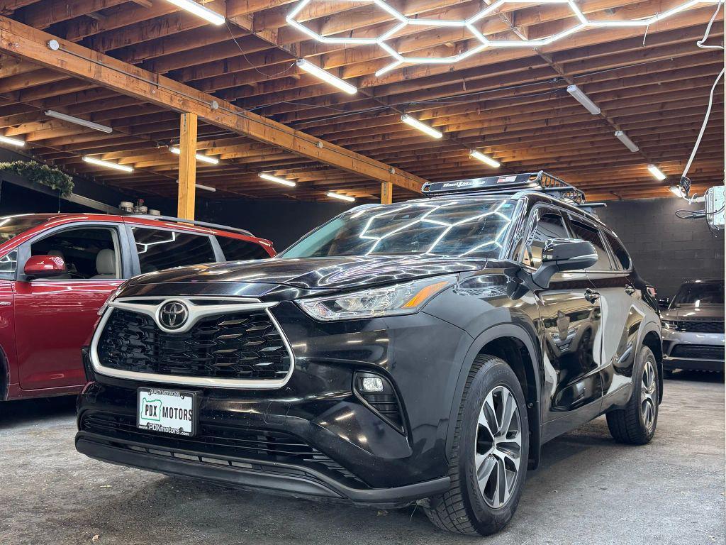 used 2020 Toyota Highlander car, priced at $24,900