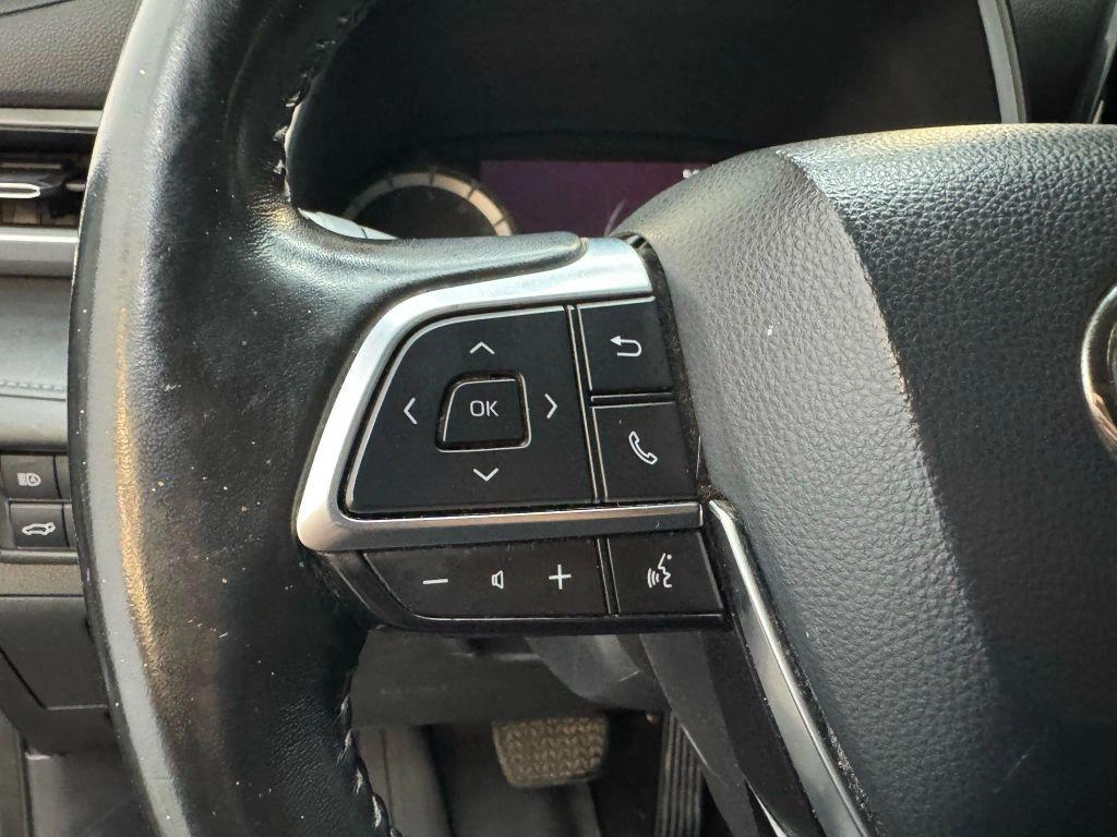 used 2020 Toyota Highlander car, priced at $24,900