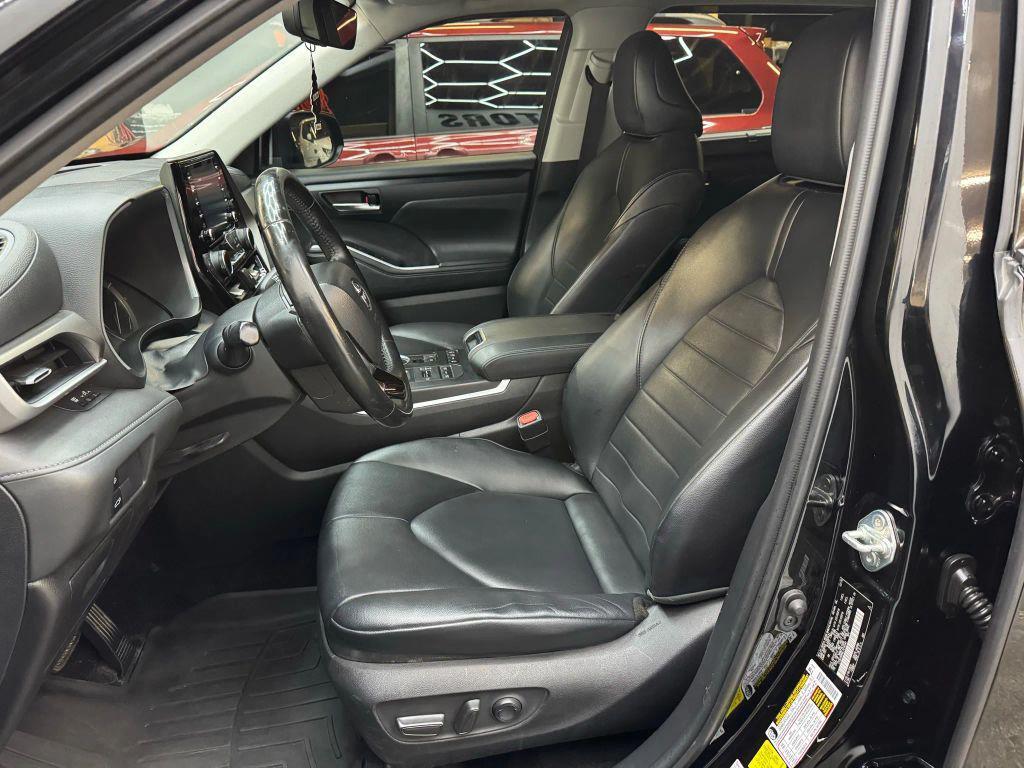 used 2020 Toyota Highlander car, priced at $24,900