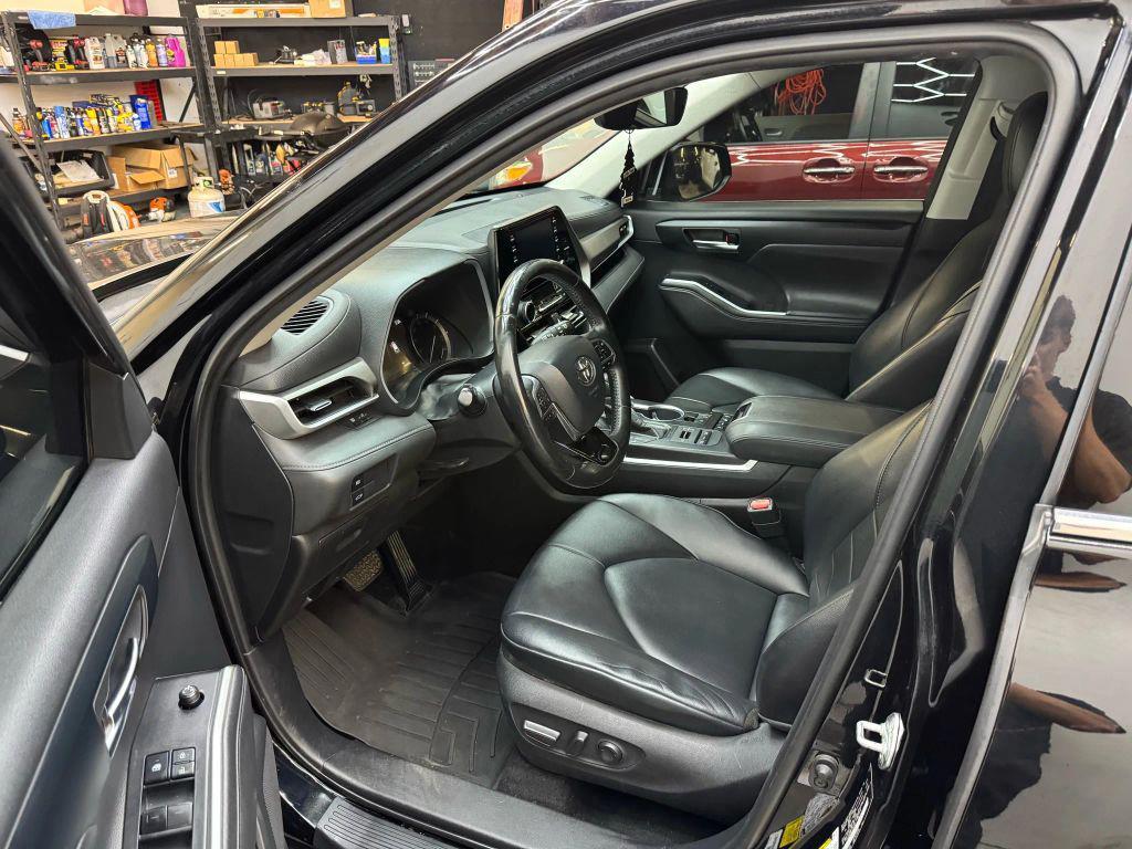 used 2020 Toyota Highlander car, priced at $24,900
