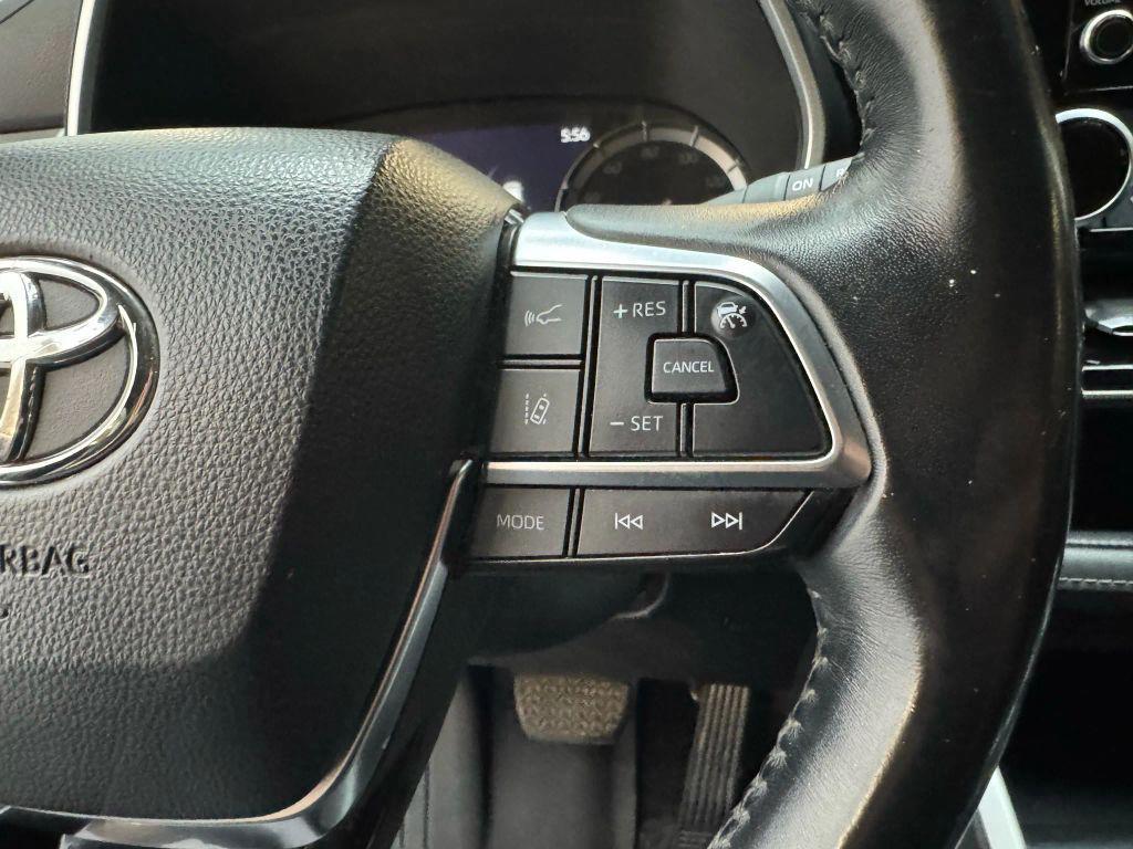 used 2020 Toyota Highlander car, priced at $24,900