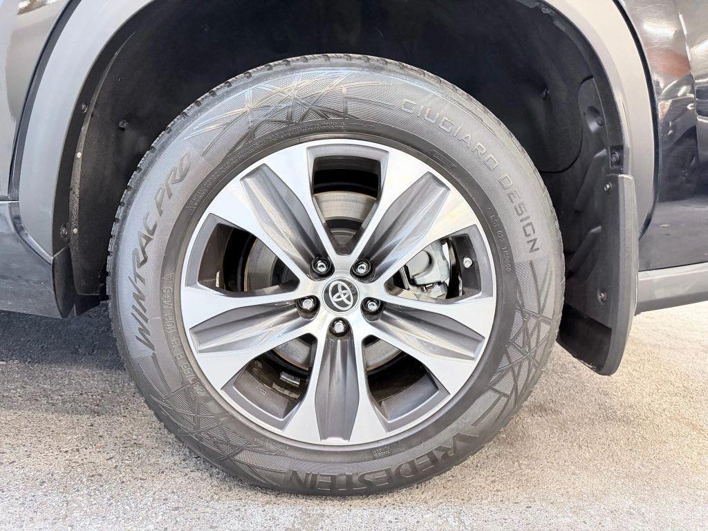 used 2020 Toyota Highlander car, priced at $23,500