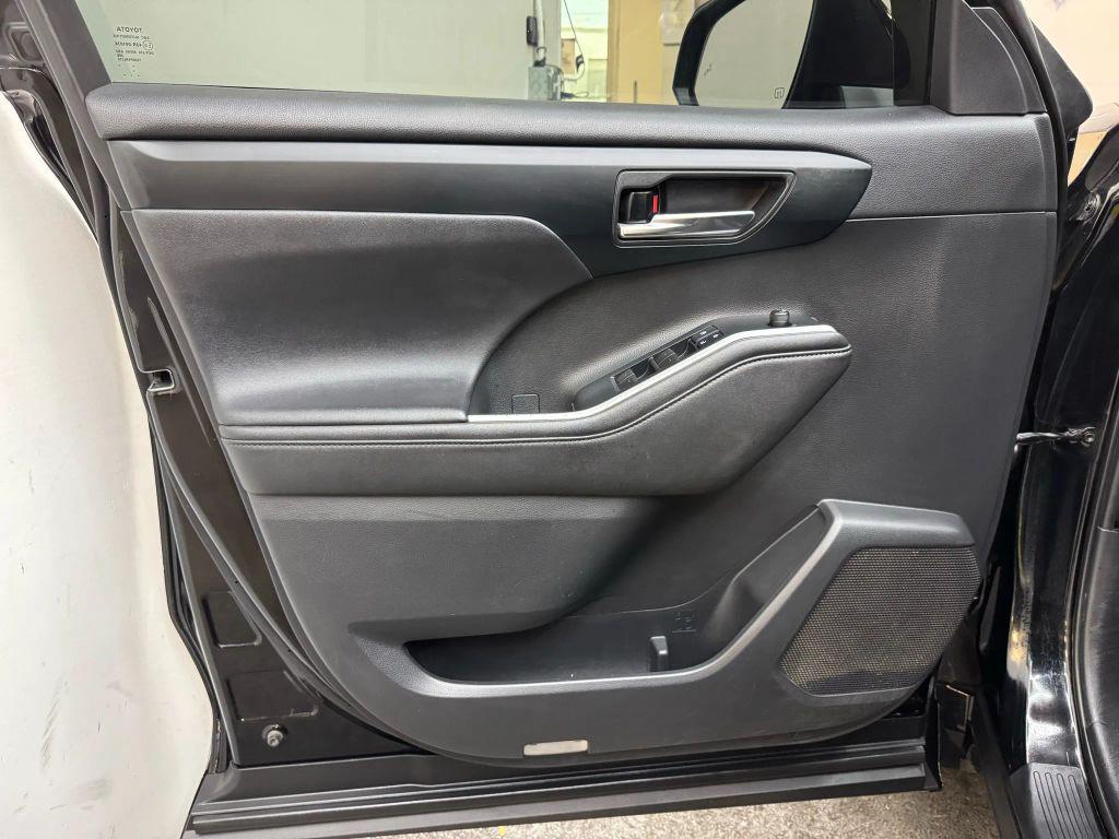 used 2020 Toyota Highlander car, priced at $24,900
