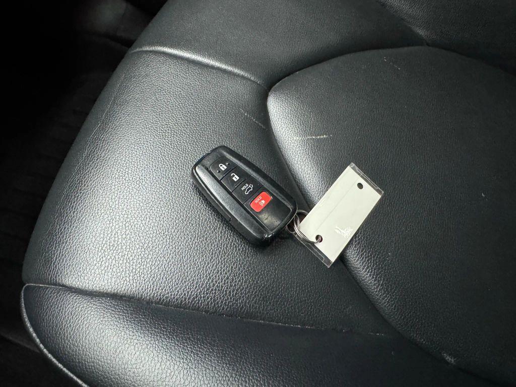 used 2020 Toyota Highlander car, priced at $23,500