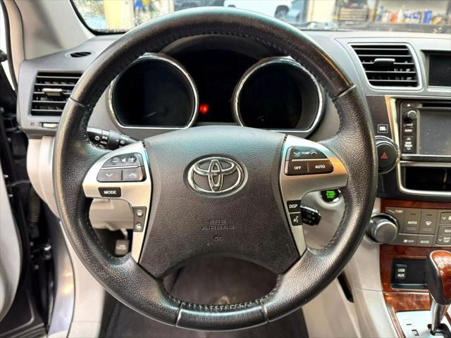 used 2013 Toyota Highlander car, priced at $15,900