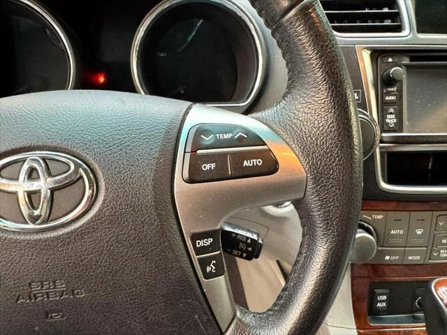 used 2013 Toyota Highlander car, priced at $15,900