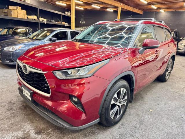 used 2020 Toyota Highlander car, priced at $23,900