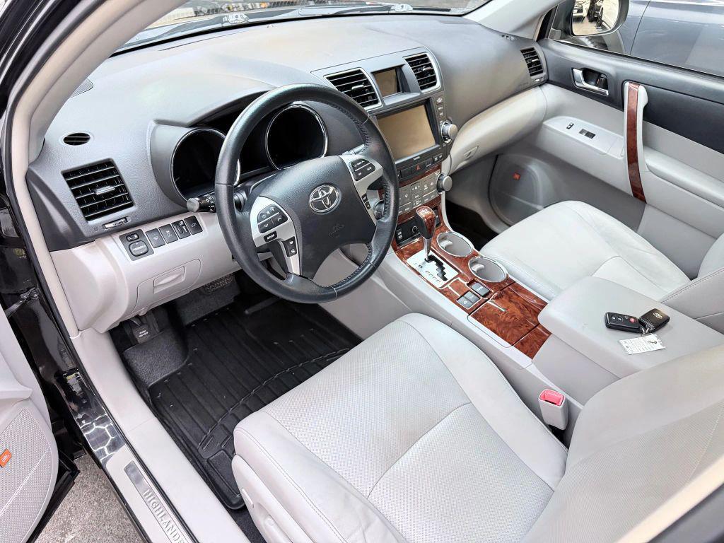 used 2012 Toyota Highlander Hybrid car, priced at $14,900