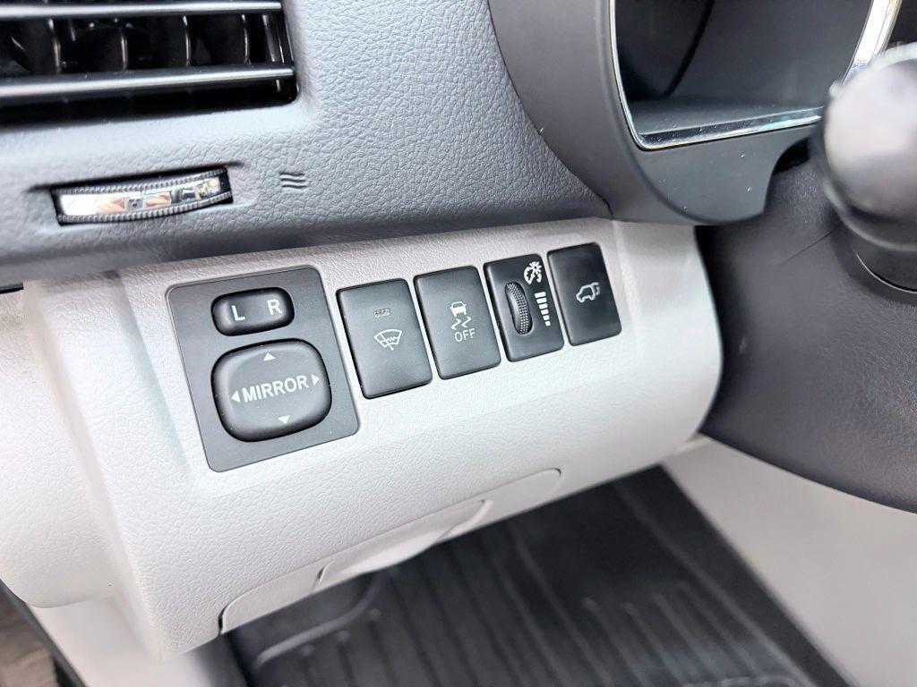 used 2012 Toyota Highlander Hybrid car, priced at $14,900