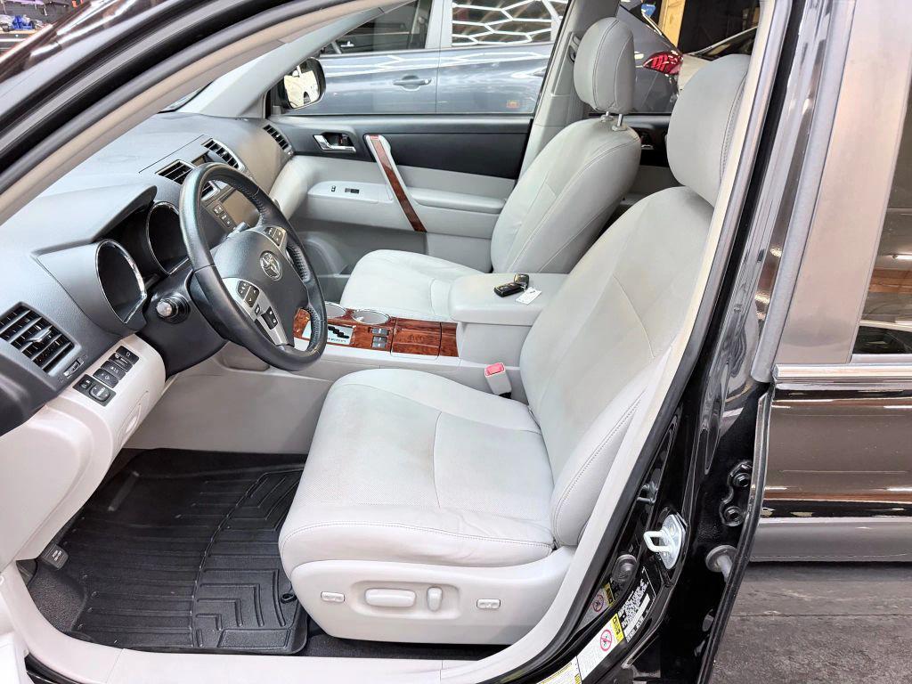 used 2012 Toyota Highlander Hybrid car, priced at $14,900