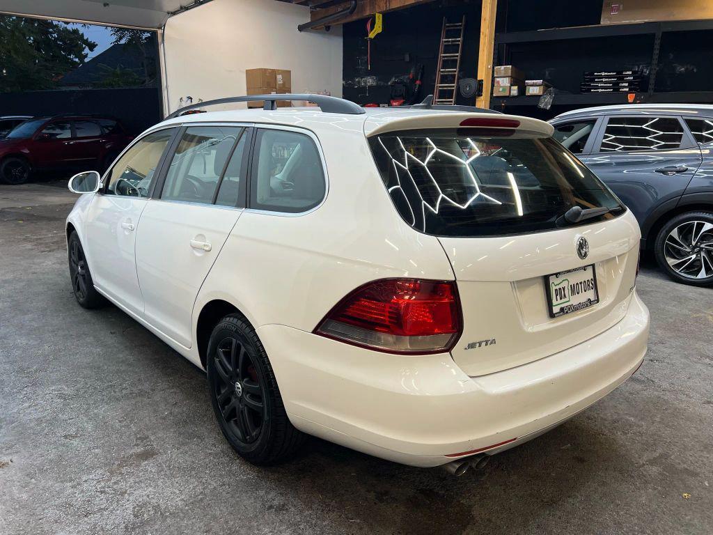 used 2013 Volkswagen Jetta SportWagen car, priced at $10,900