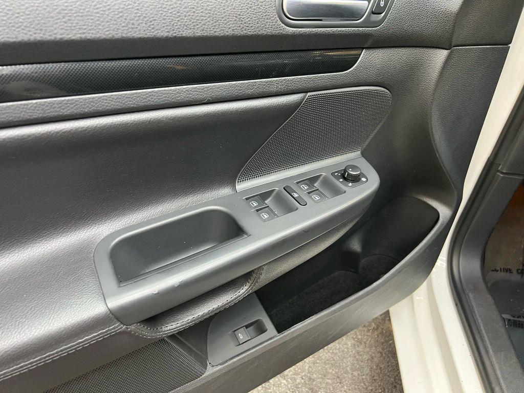 used 2013 Volkswagen Jetta SportWagen car, priced at $10,900