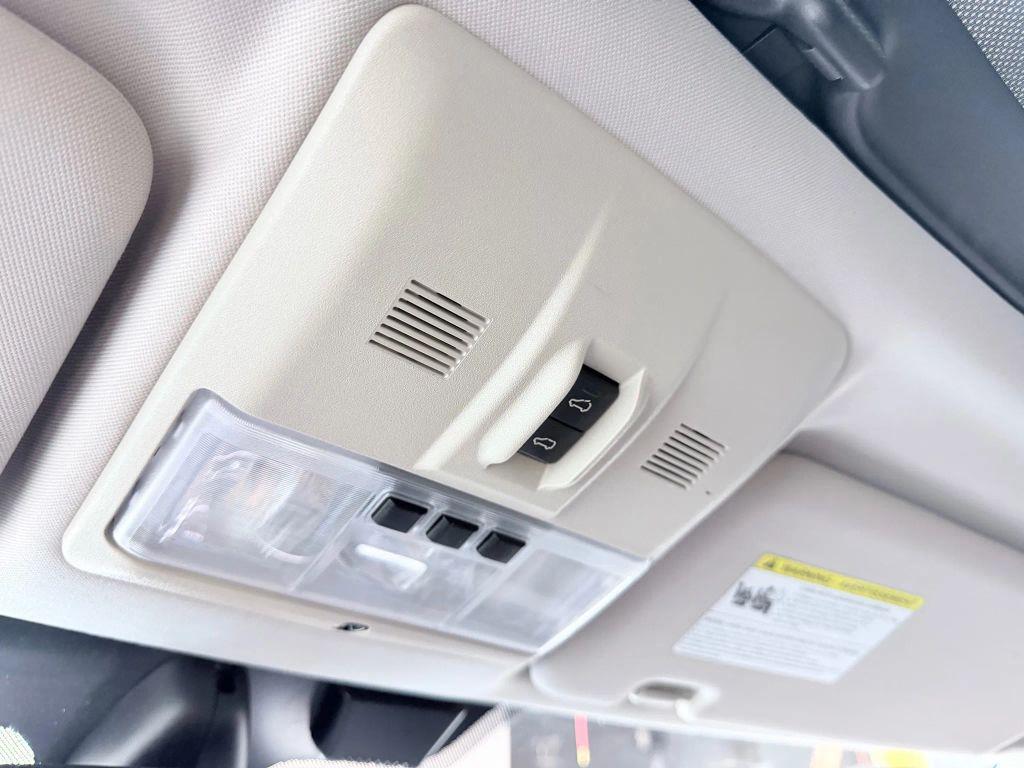 used 2015 Land Rover LR4 car, priced at $15,900