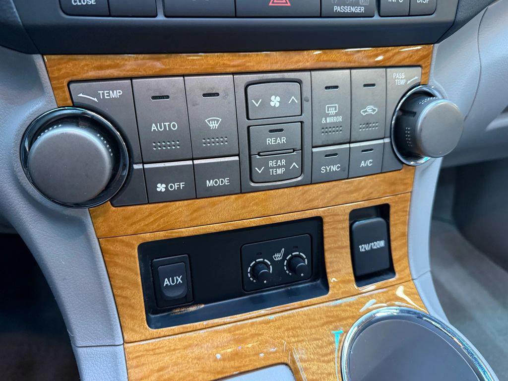 used 2008 Toyota Highlander Hybrid car, priced at $12,500