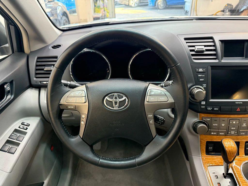 used 2008 Toyota Highlander Hybrid car, priced at $12,500