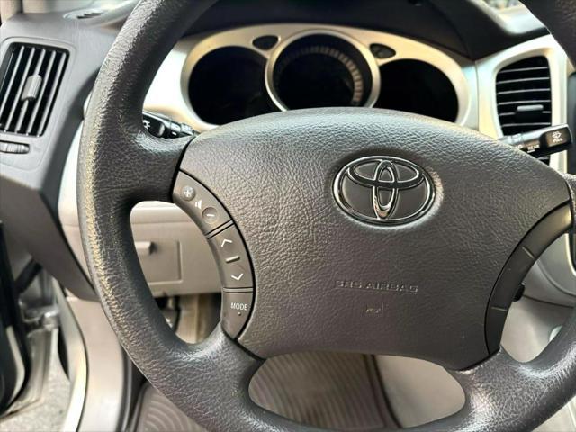 used 2006 Toyota Highlander Hybrid car, priced at $13,500