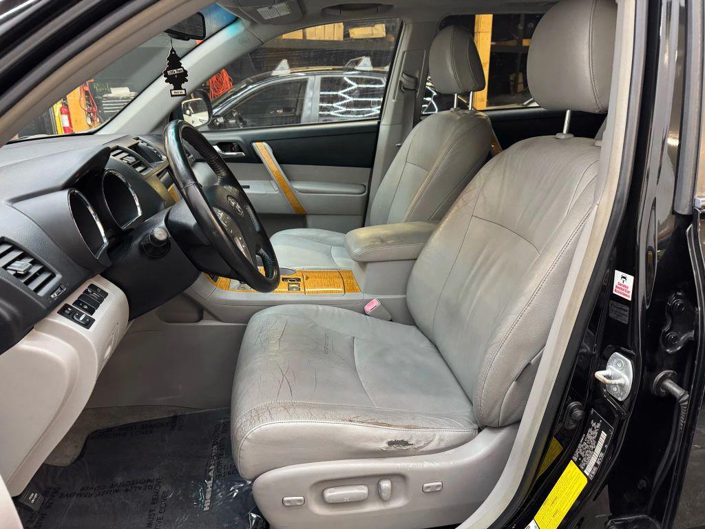 used 2008 Toyota Highlander Hybrid car, priced at $9,900