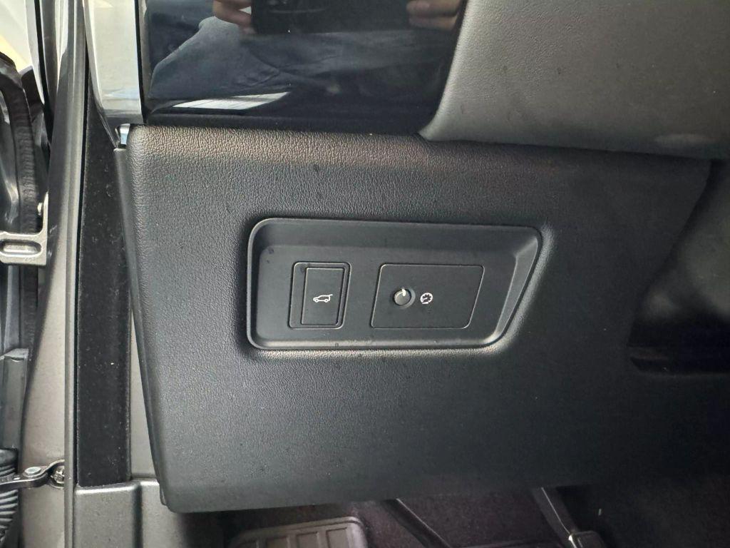used 2019 Land Rover Range Rover Sport car, priced at $27,900