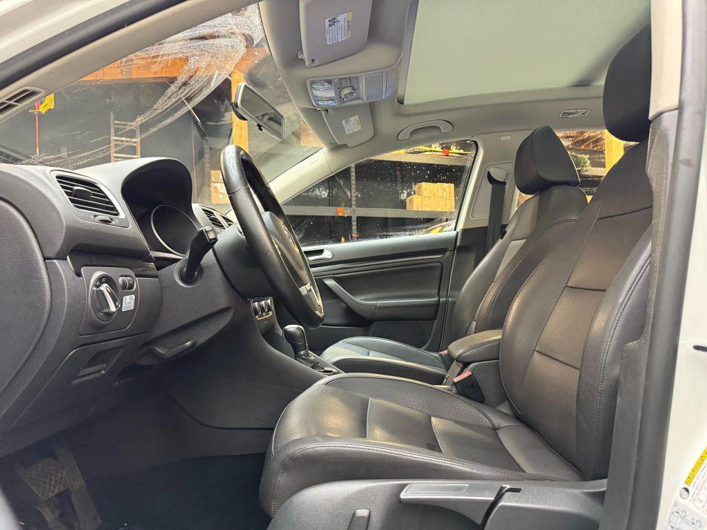 used 2014 Volkswagen Jetta SportWagen car, priced at $12,900