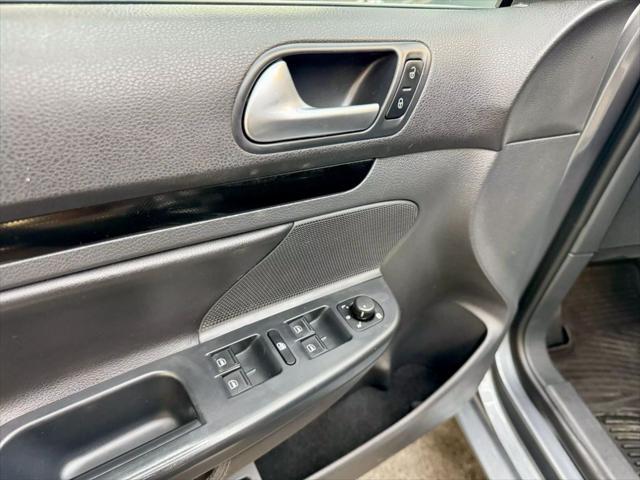 used 2014 Volkswagen Jetta SportWagen car, priced at $11,900