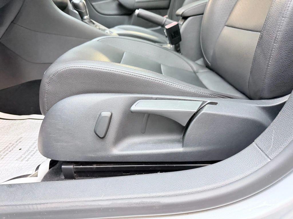 used 2013 Volkswagen Jetta SportWagen car, priced at $10,500