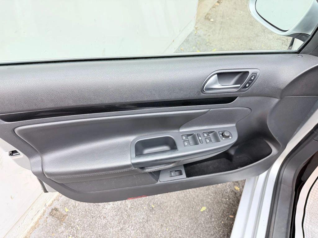 used 2013 Volkswagen Jetta SportWagen car, priced at $10,500