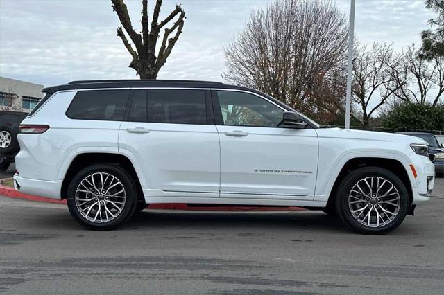 new 2025 Jeep Grand Cherokee L car, priced at $70,827