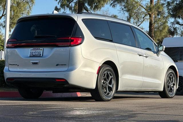 used 2022 Chrysler Pacifica Hybrid car, priced at $31,298