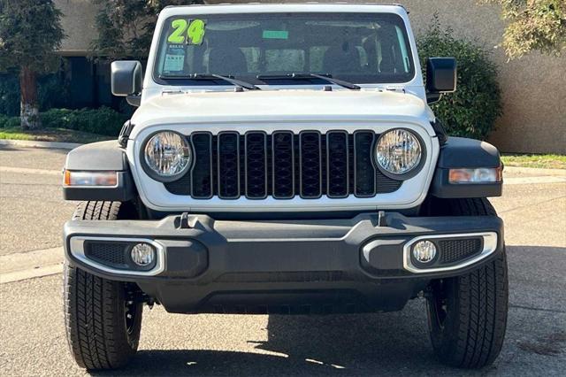 new 2024 Jeep Gladiator car