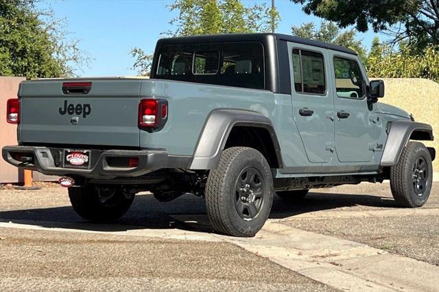 new 2024 Jeep Gladiator car