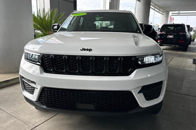 new 2025 Jeep Grand Cherokee car, priced at $41,322