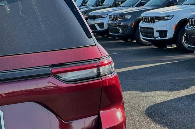 new 2025 Jeep Grand Cherokee car, priced at $41,857