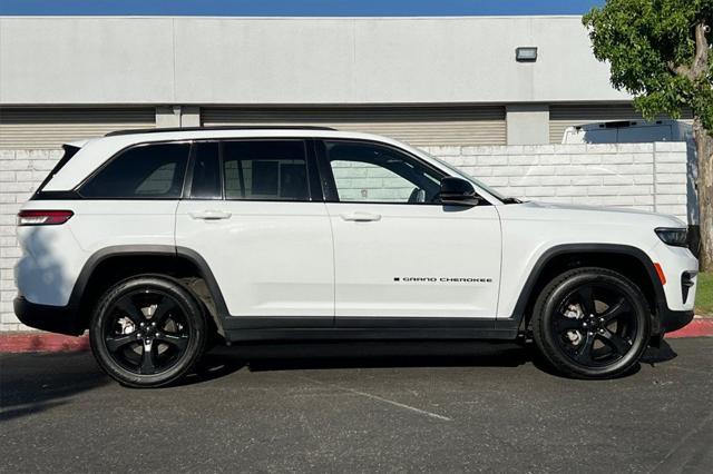 used 2022 Jeep Grand Cherokee car, priced at $29,922