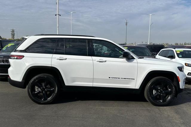 new 2025 Jeep Grand Cherokee car, priced at $41,322