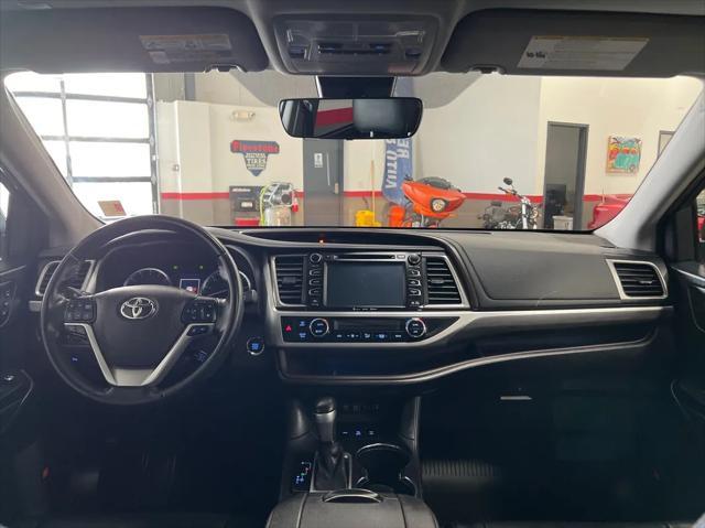 used 2019 Toyota Highlander car, priced at $26,999