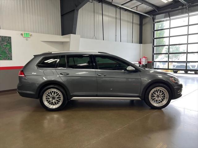 used 2019 Volkswagen Golf Alltrack car, priced at $23,999