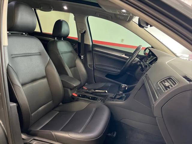 used 2019 Volkswagen Golf Alltrack car, priced at $23,999