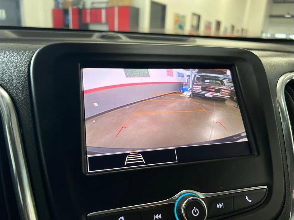 used 2023 Chevrolet Equinox car, priced at $23,999