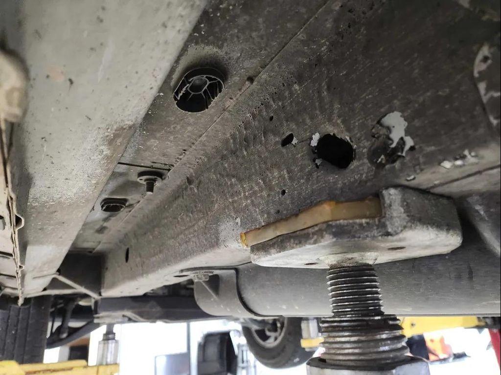 used 2010 Jeep Grand Cherokee car, priced at $9,999