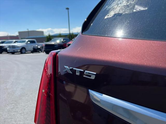 used 2022 Cadillac XT5 car, priced at $34,999