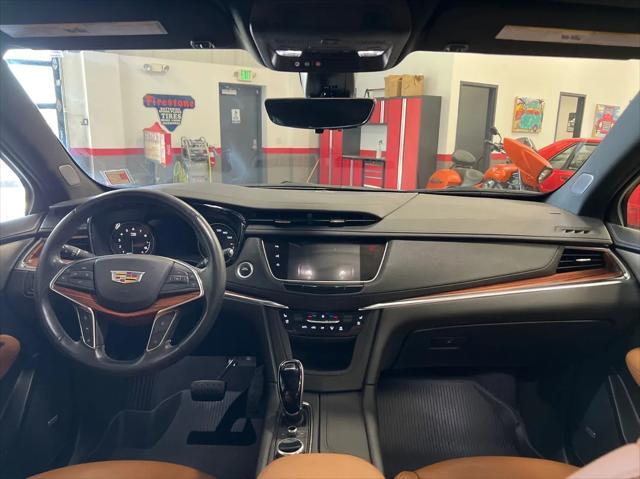 used 2022 Cadillac XT5 car, priced at $34,999