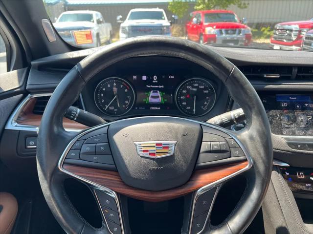 used 2022 Cadillac XT5 car, priced at $34,999