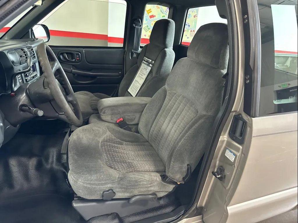 used 2002 Chevrolet S-10 car, priced at $9,499