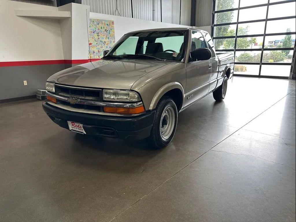 used 2002 Chevrolet S-10 car, priced at $9,499